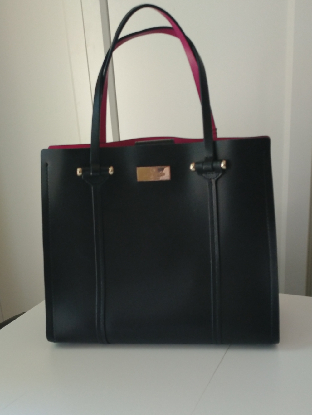Kate Spade Black Structured Leather Bag with Bright Pink Trim - Picture 2 of 15